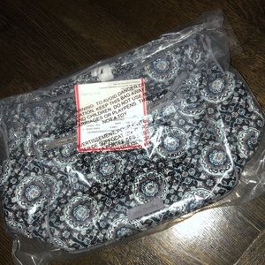 UNOPENED vera bradley iconic on the go crossbody